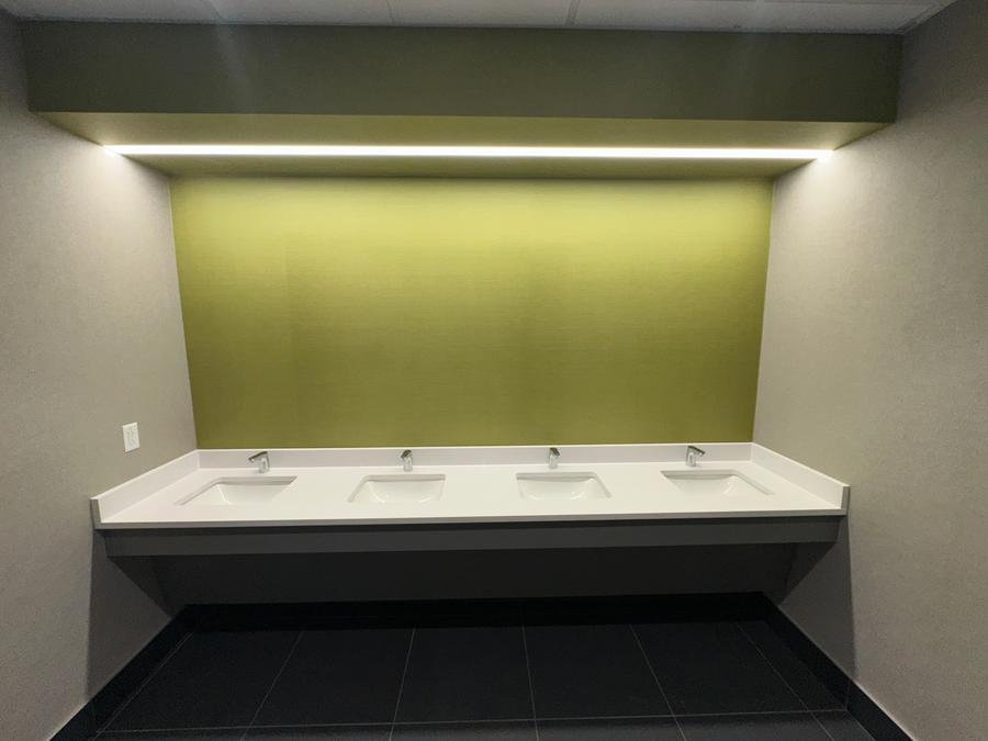 Bathroom1.JPG